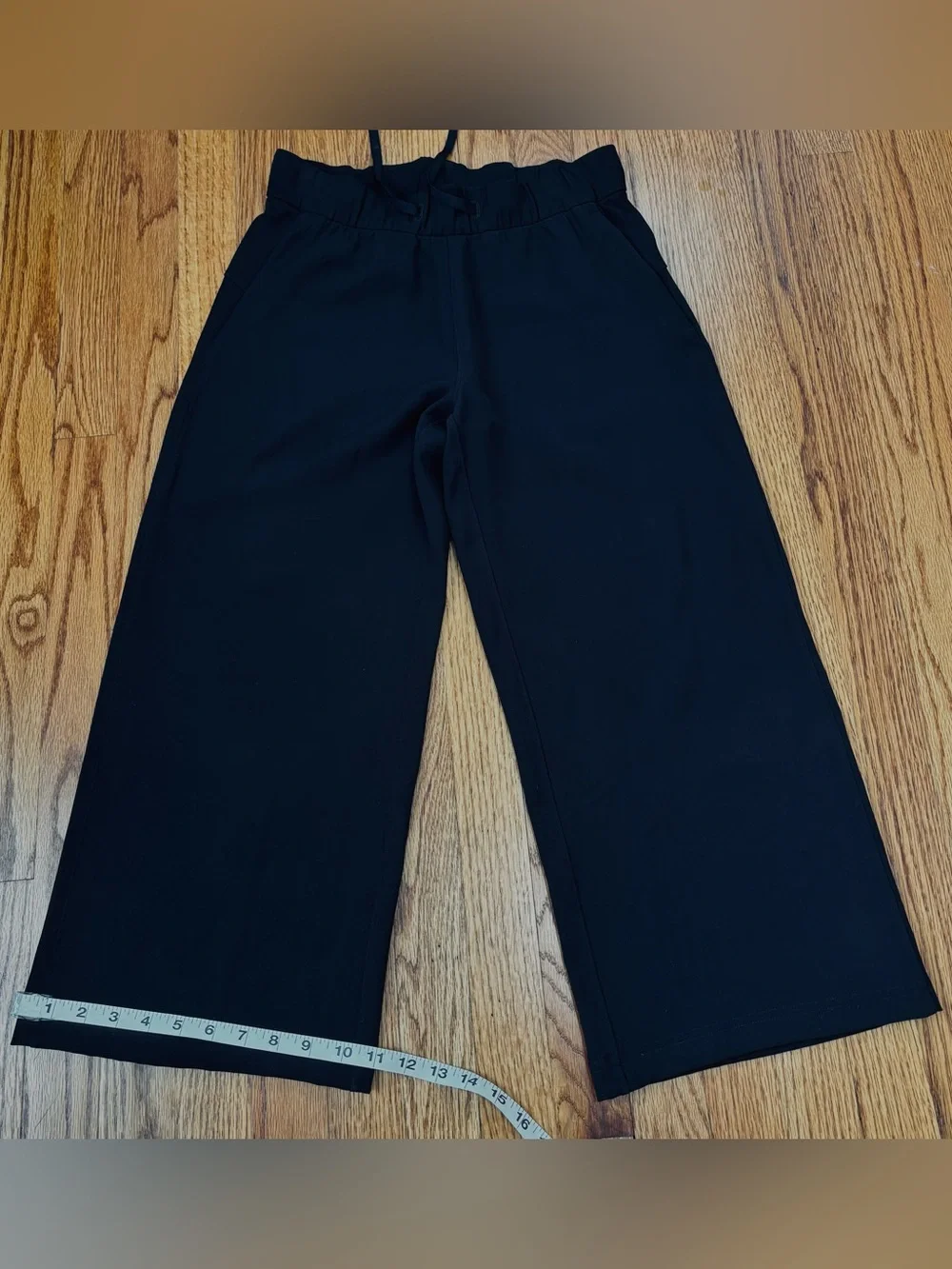 Lululemon on the fly 7/8 wide leg pull on cropped black slouchy activewear pants